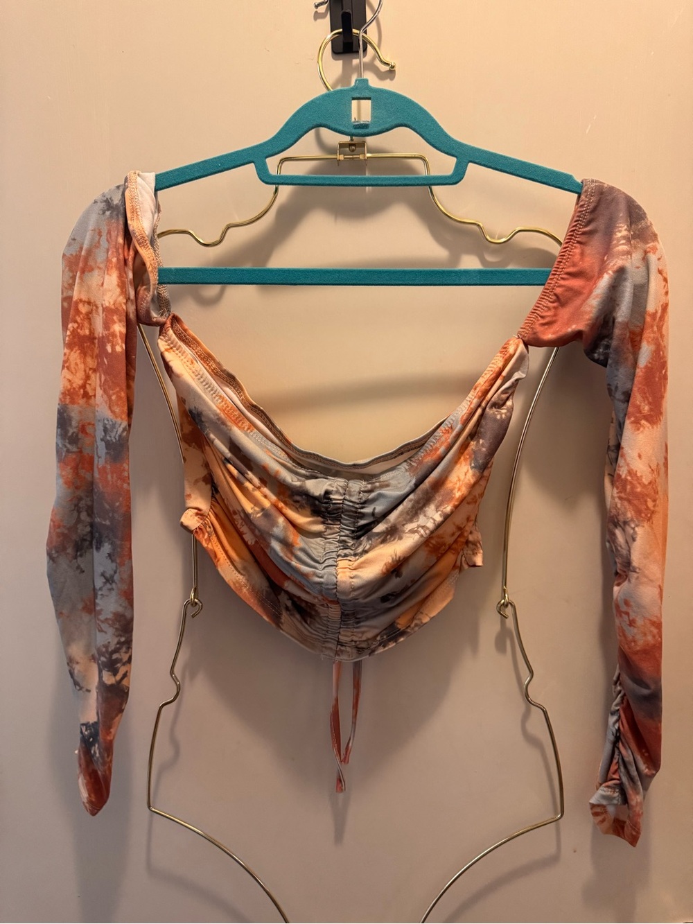 SHEIN Orange and Gray Tie-Dye Ruched Long Sleeve Crop Top